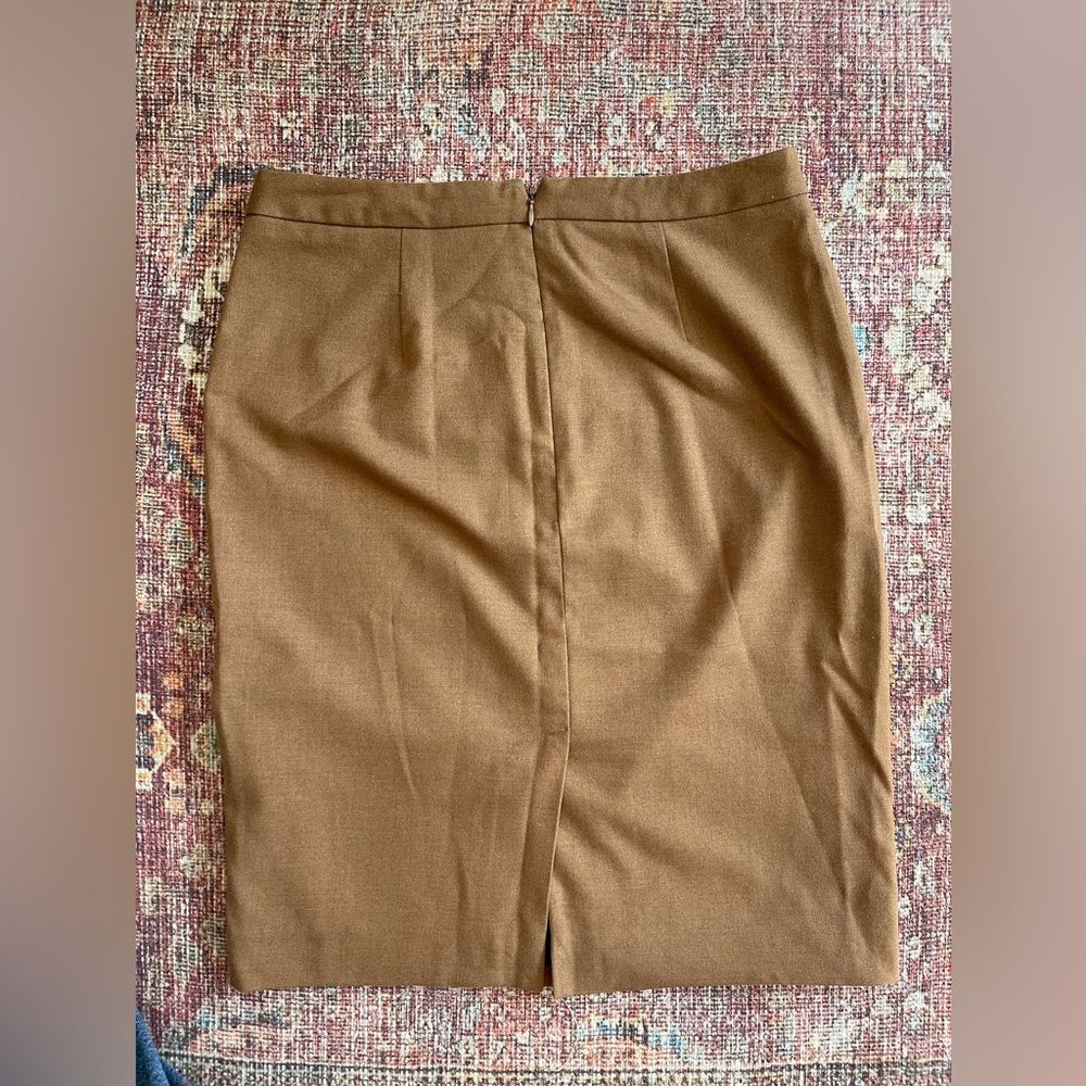 Classic Banana Republic size 2 Tan/Brown Pencil Skirt - Picture 7 of 9